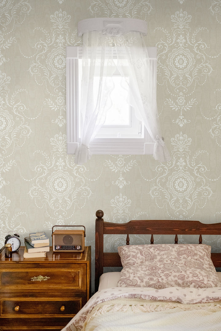 Traditional Wallpaper: French Country