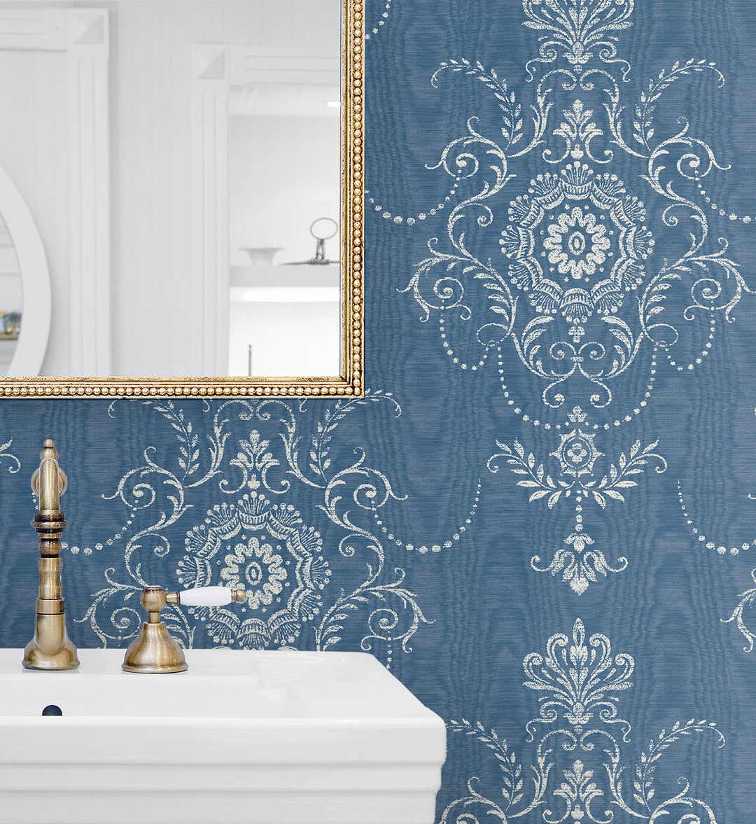Traditional Wallpaper: French Country