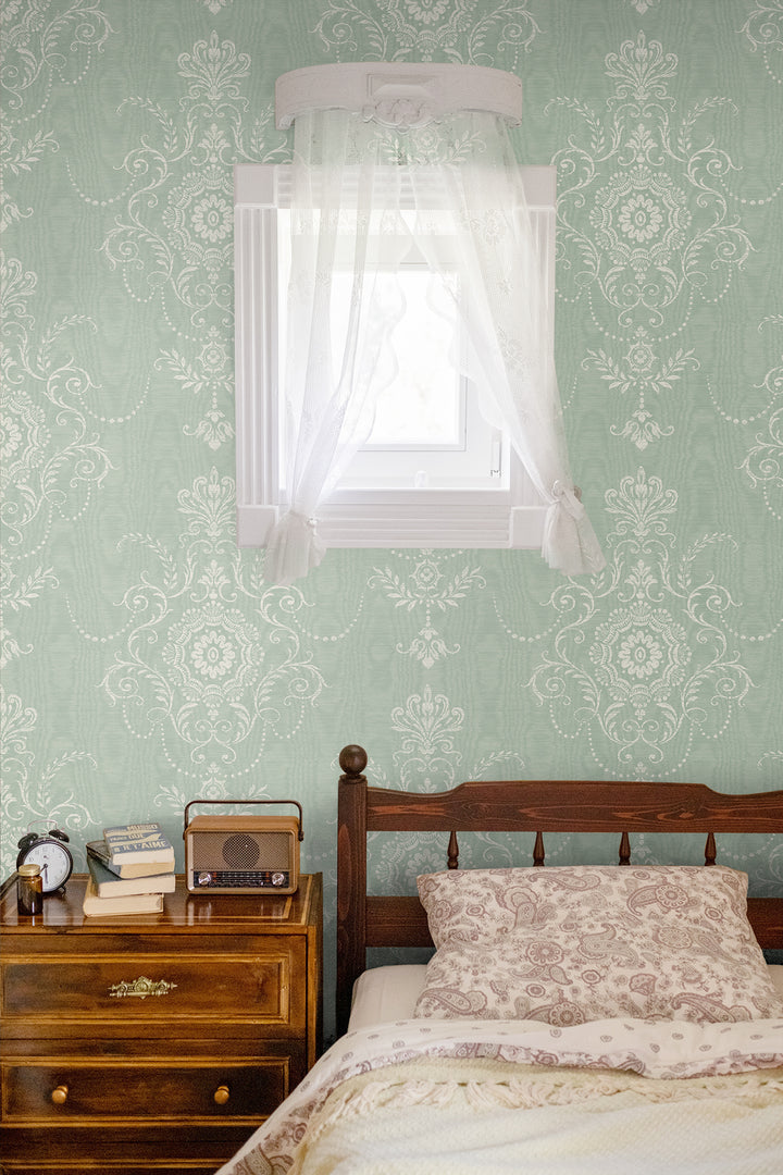 Traditional Wallpaper: French Country
