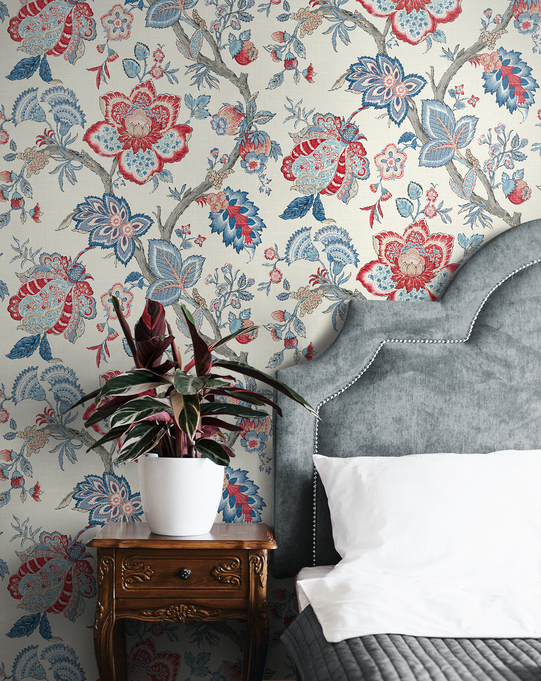 Traditional Wallpaper: French Country