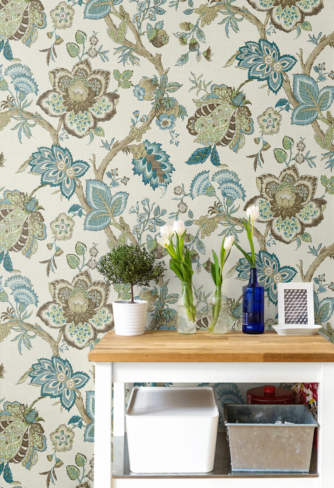 Traditional Wallpaper: French Country