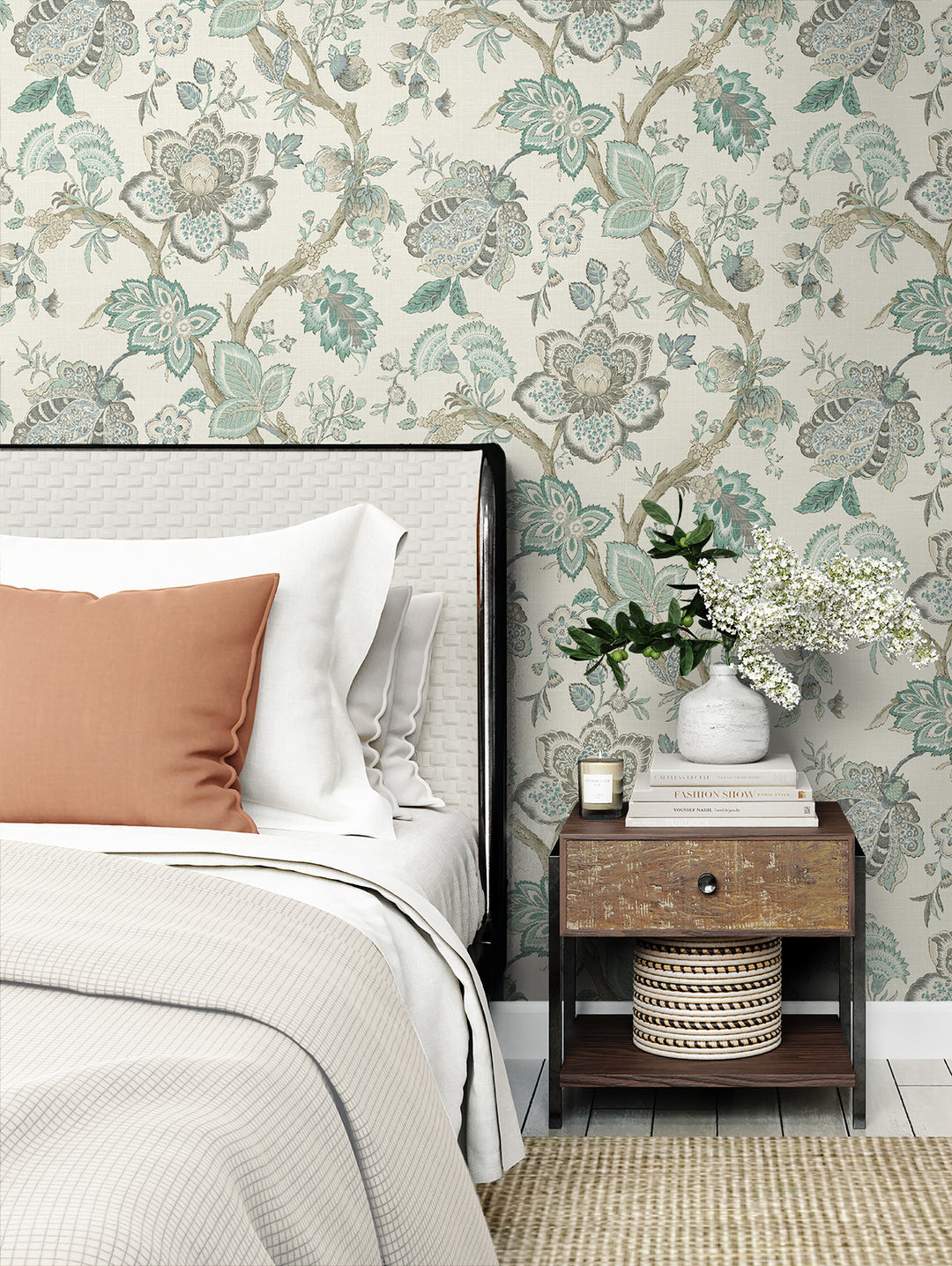 Traditional Wallpaper: French Country
