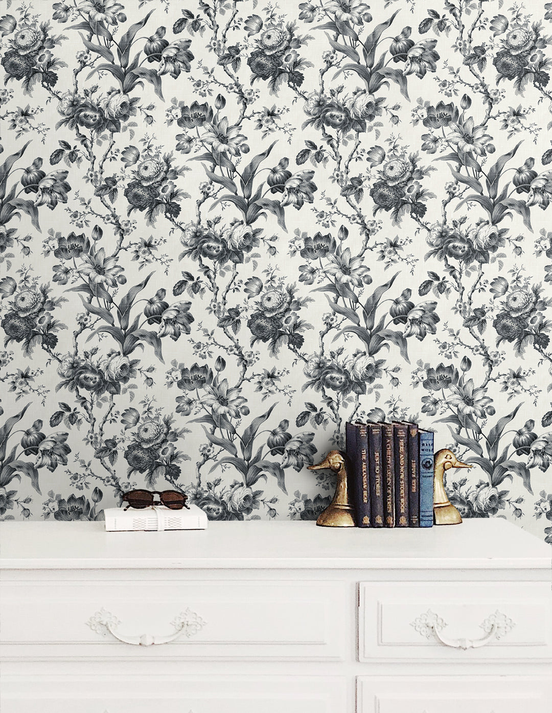 Traditional Wallpaper: French Country