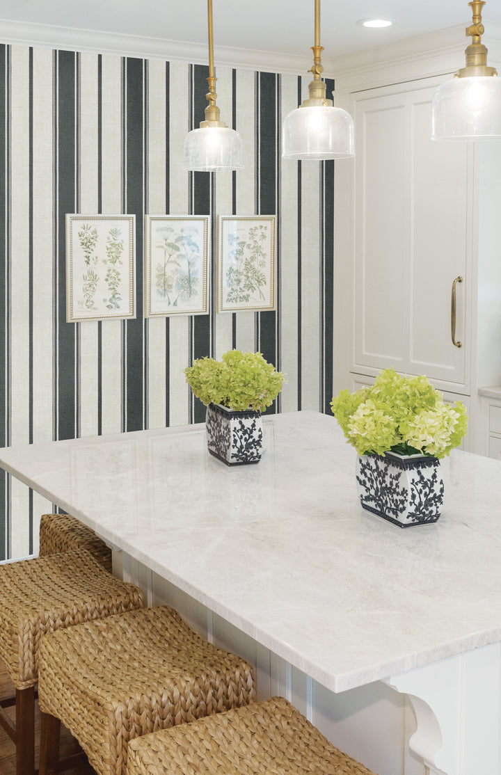 Traditional Wallpaper: French Country