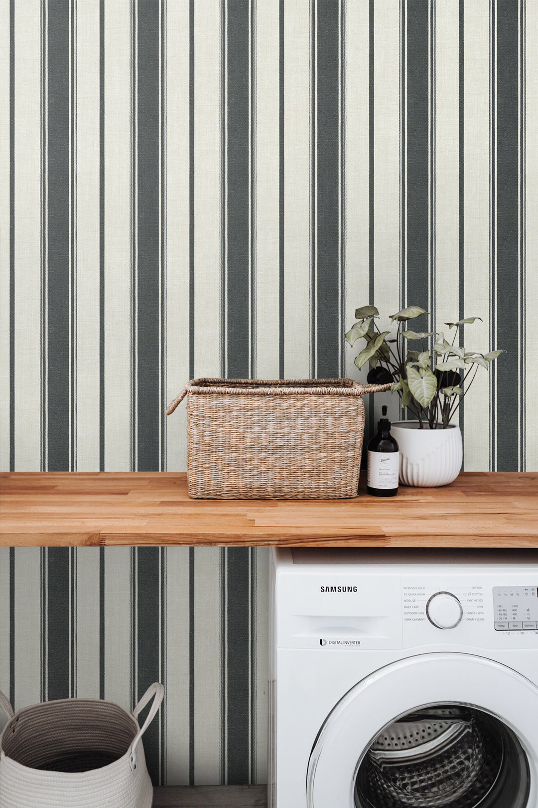 Traditional Wallpaper: French Country