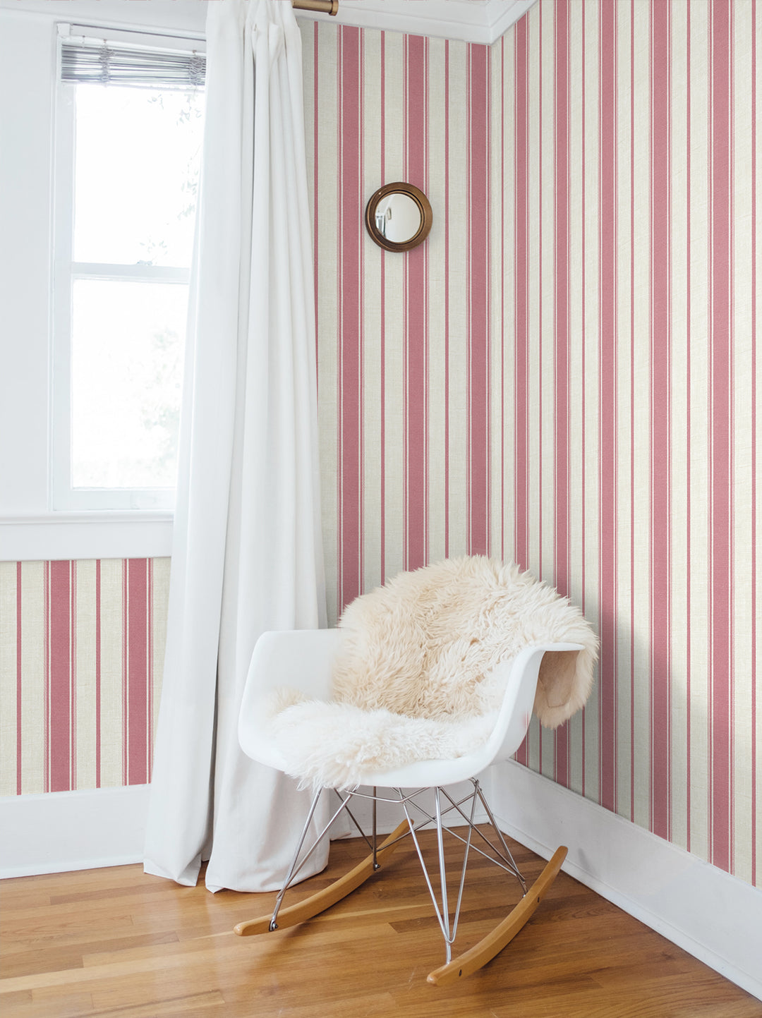 Traditional Wallpaper: French Country