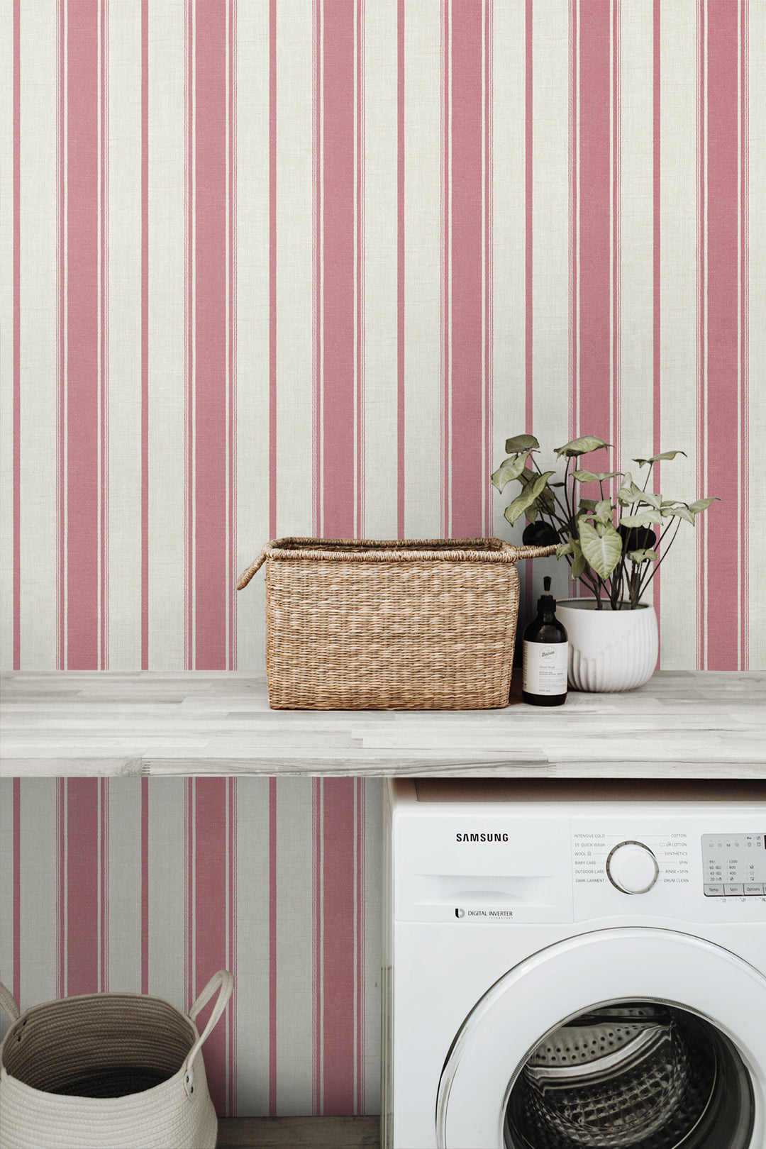 Traditional Wallpaper: French Country