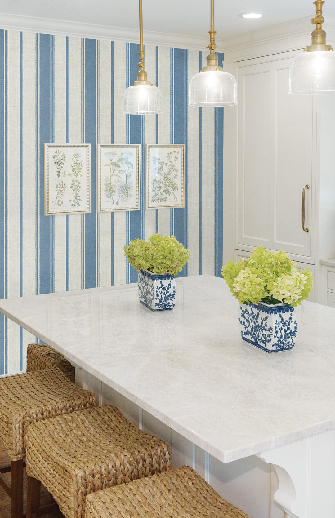 Traditional Wallpaper: French Country