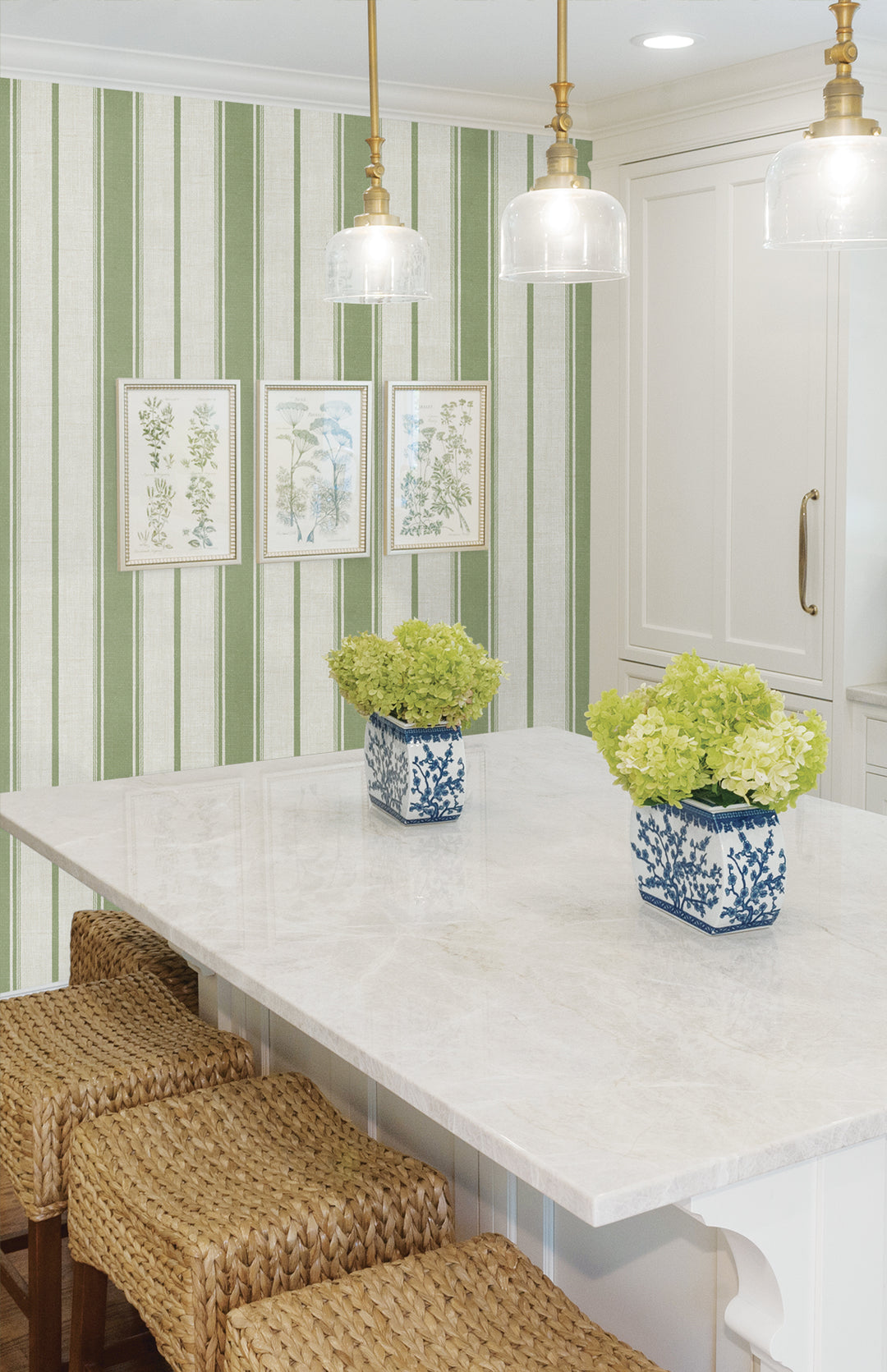 Traditional Wallpaper: French Country