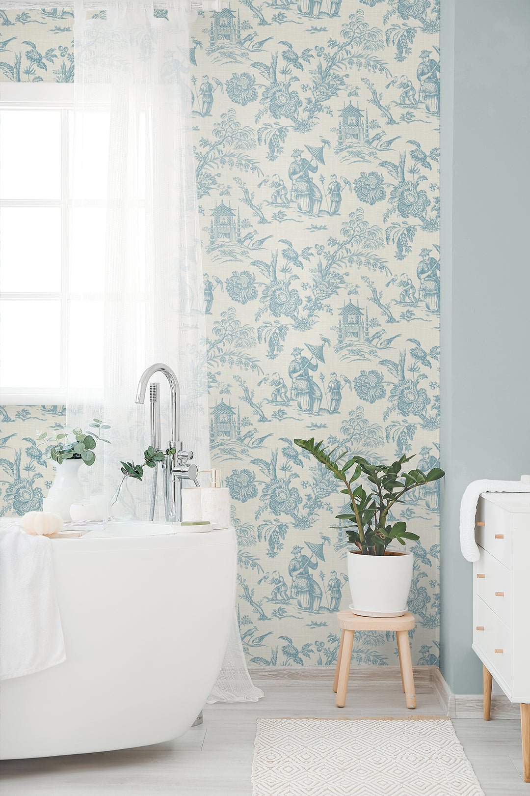 Traditional Wallpaper: French Country