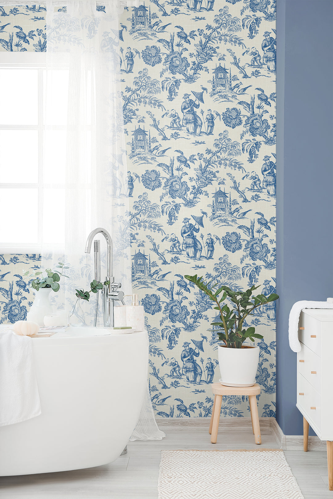 Traditional Wallpaper: French Country