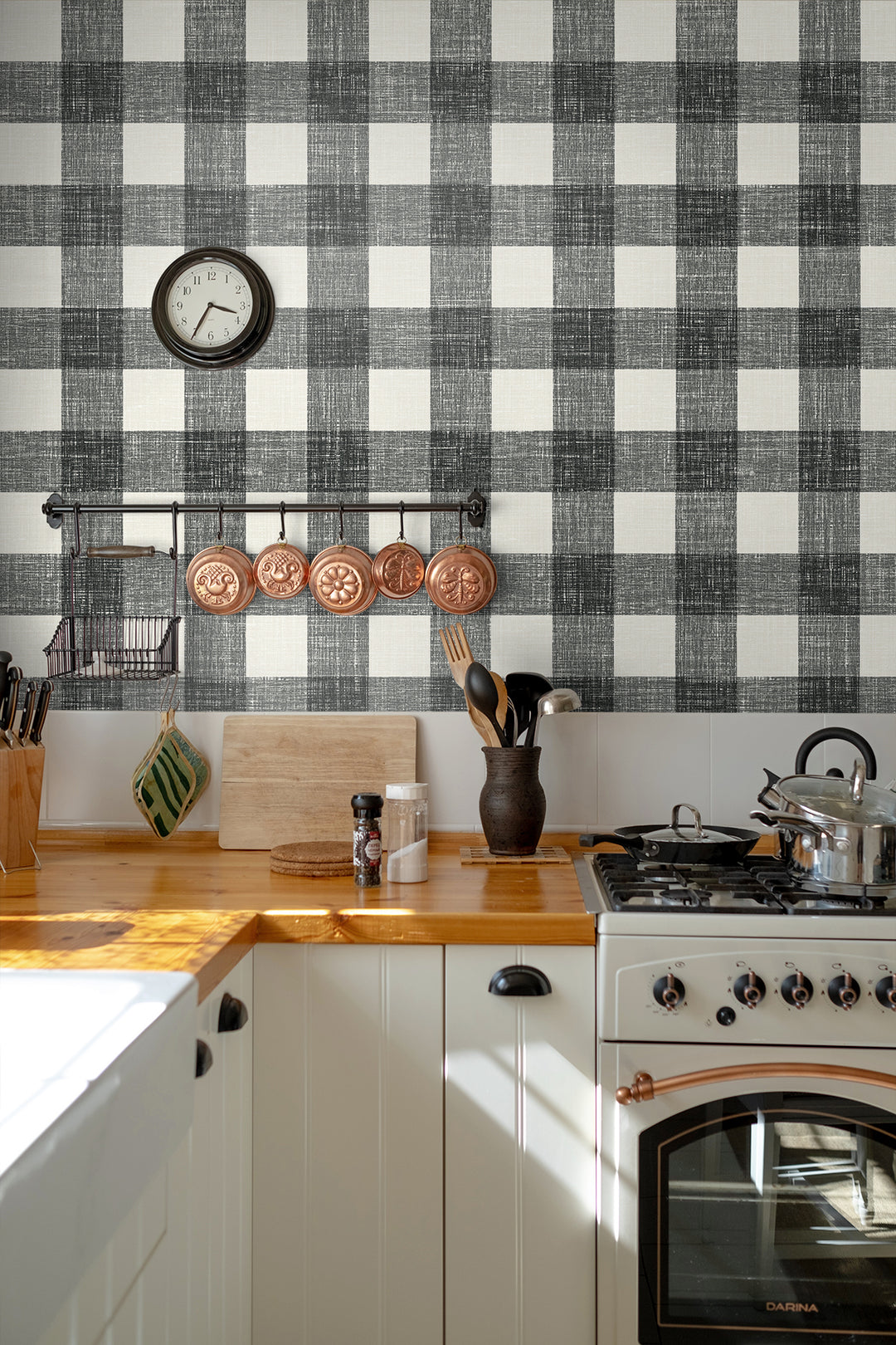Traditional Wallpaper: French Country