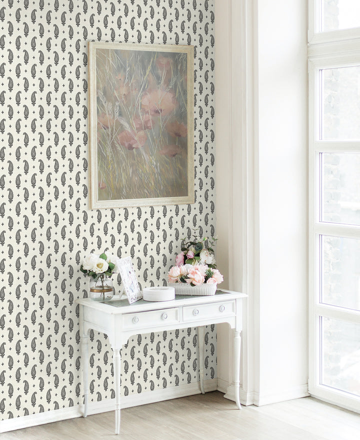 Traditional Wallpaper: French Country