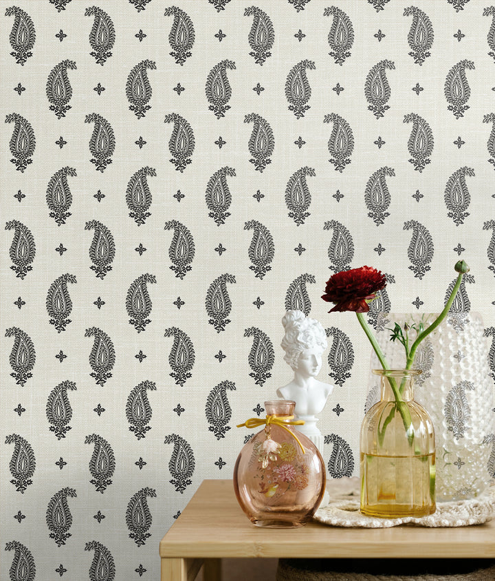 Traditional Wallpaper: French Country