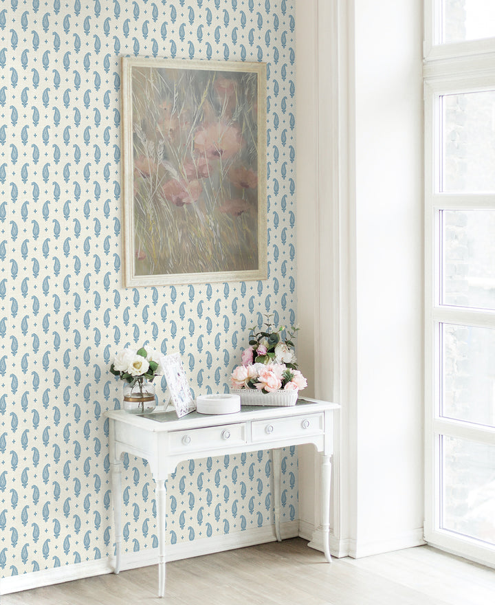 Traditional Wallpaper: French Country