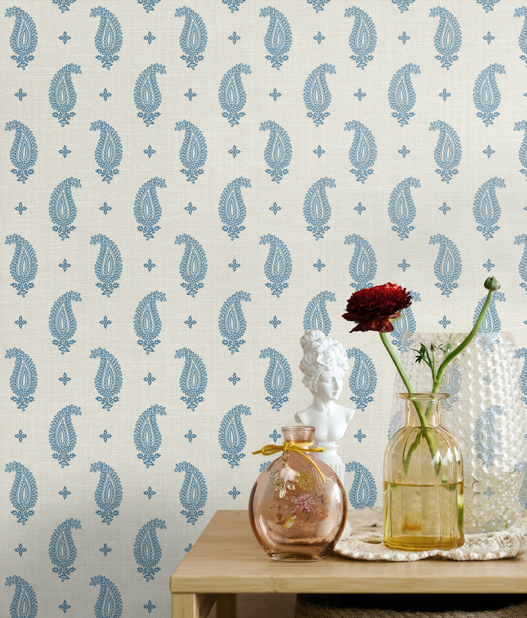 Traditional Wallpaper: French Country