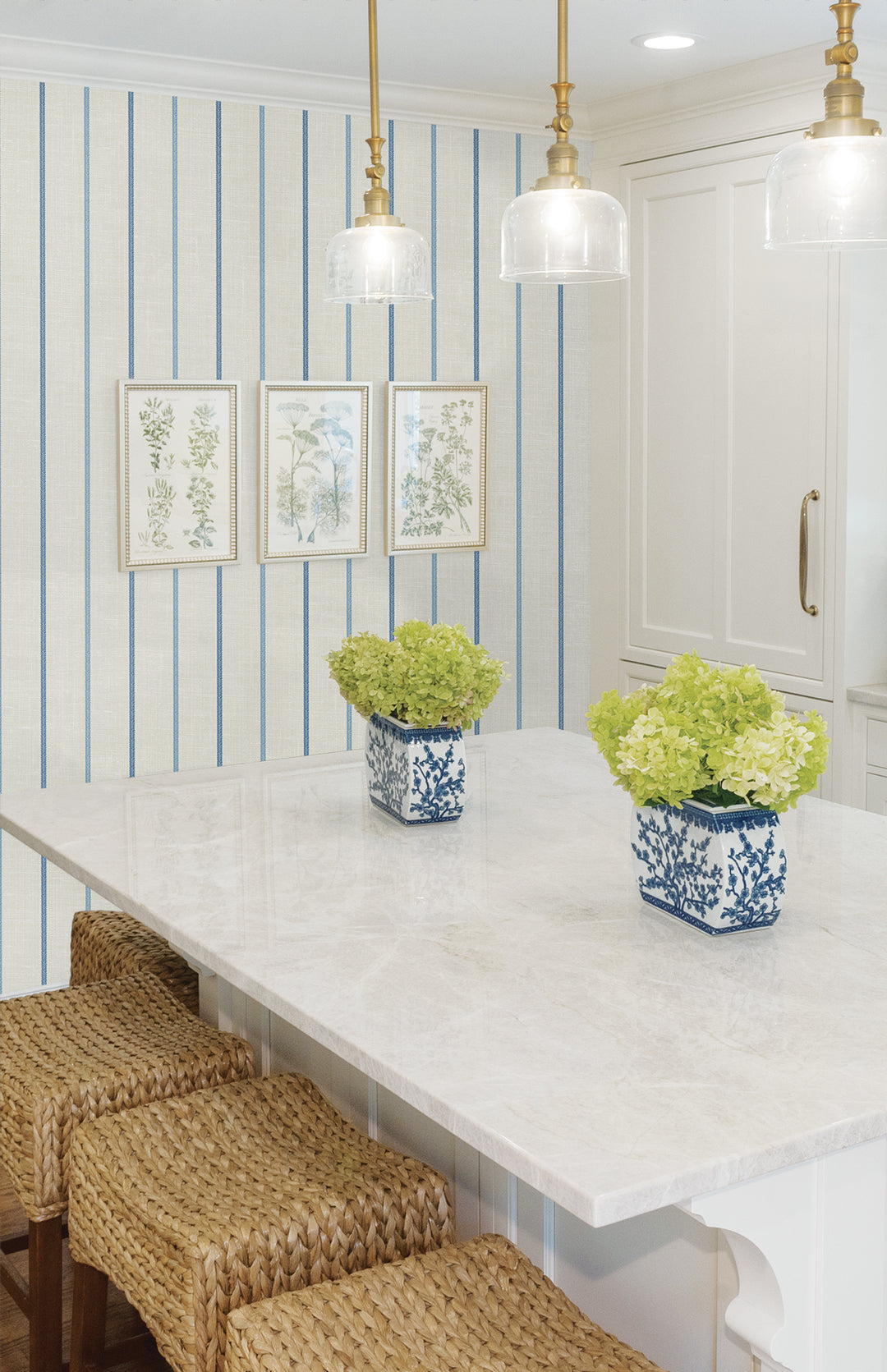 Traditional Wallpaper: French Country