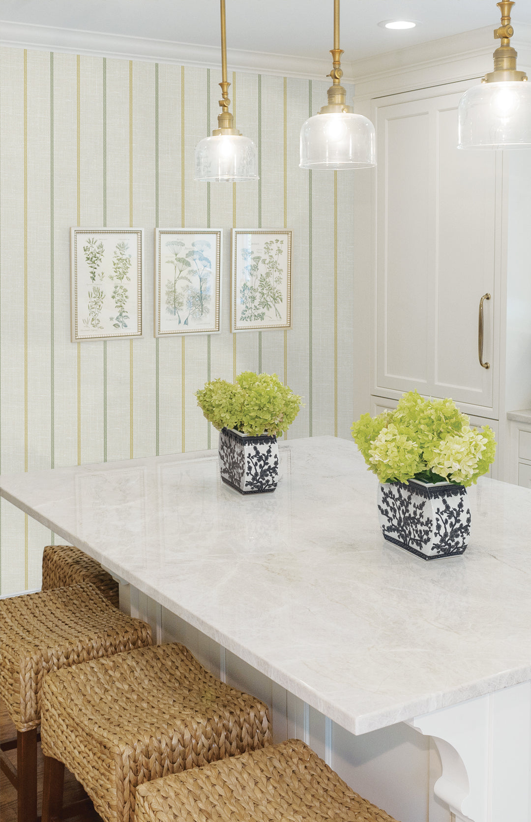 Traditional Wallpaper: French Country