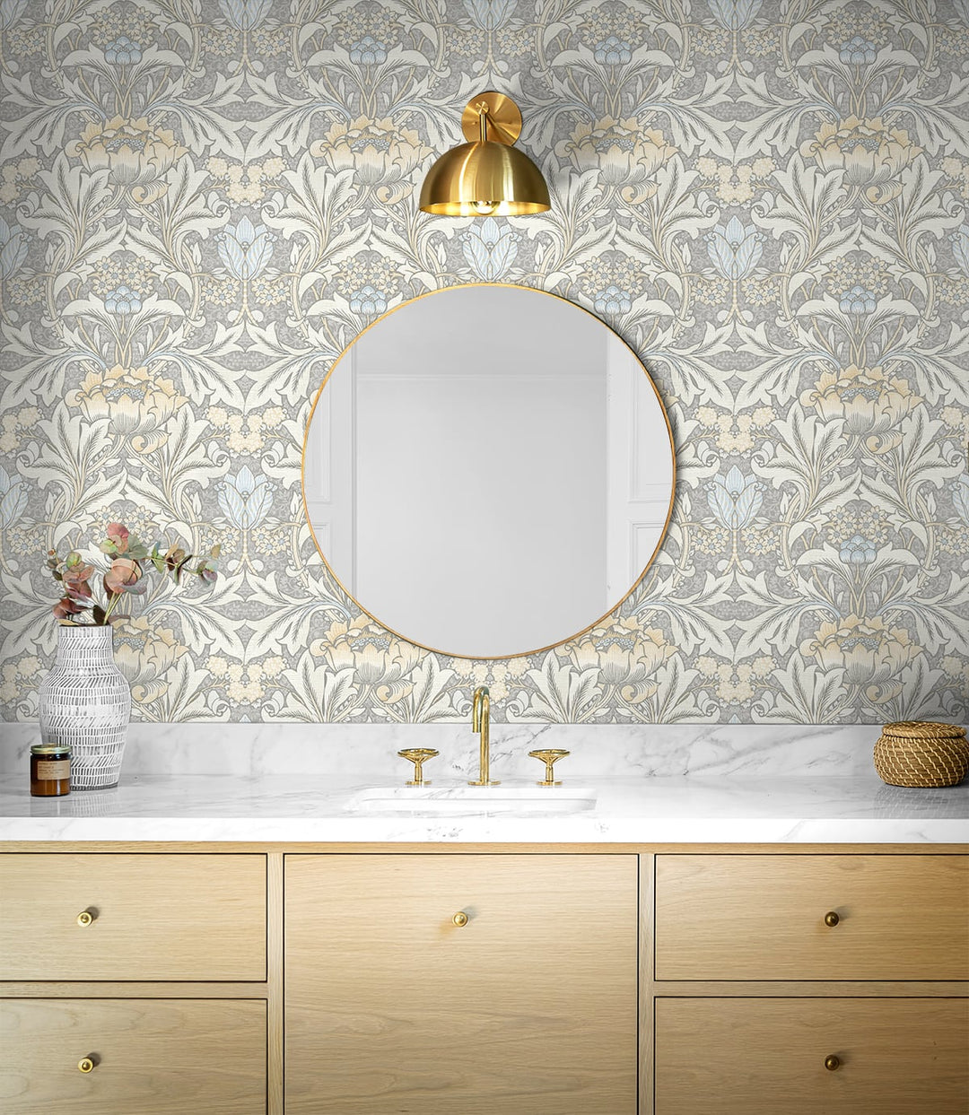 Peel & Stick Wallpapers: Acanthus Floral