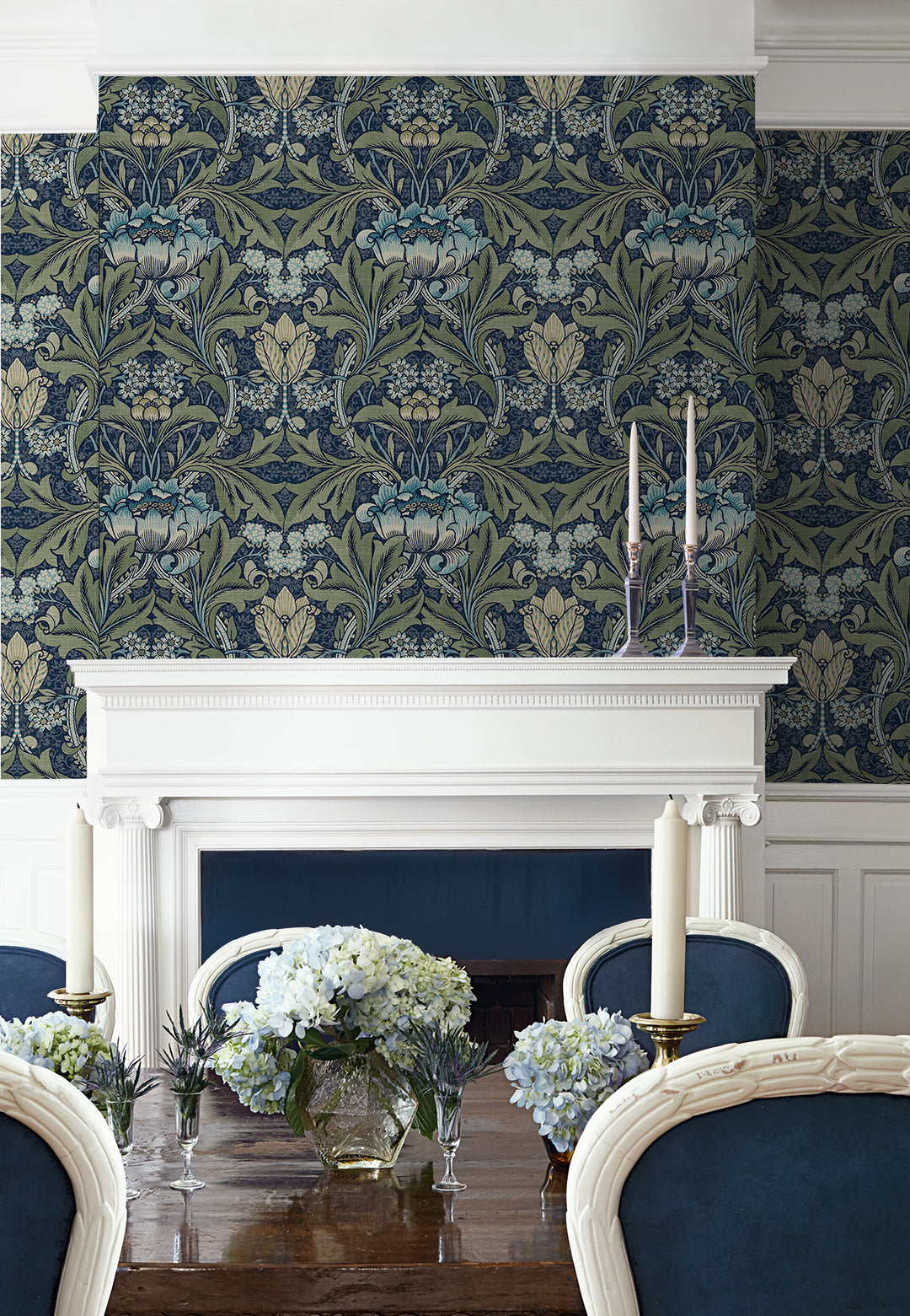 Peel & Stick Wallpapers: Acanthus Floral